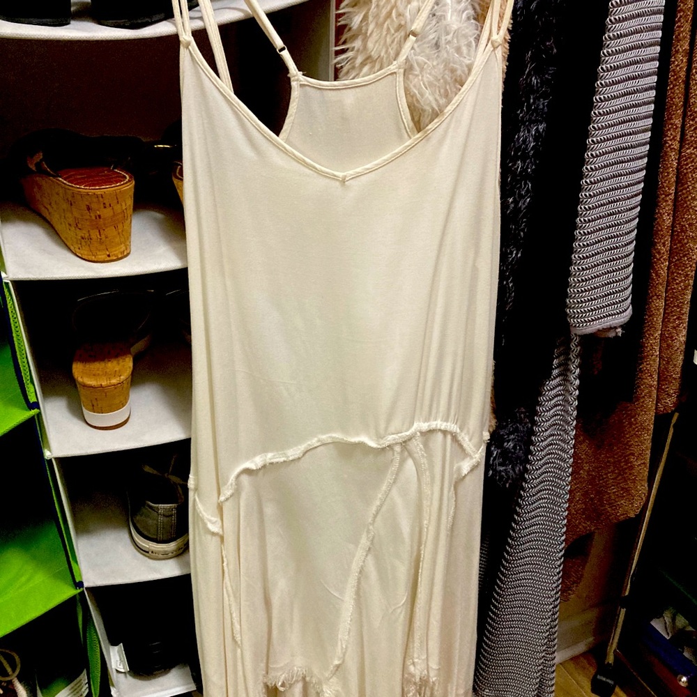No sleeve cream dress
